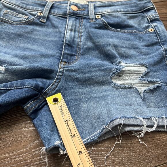 Universal Thread High Rise Midi Jean Shorts Women's 6/28 Blue Frayed Distressed - Picture 8 of 10